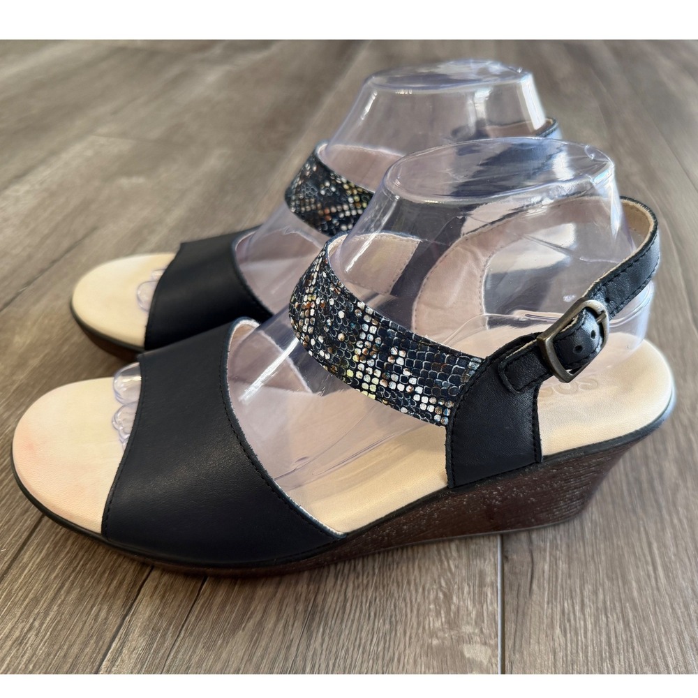 SAS Womens 9 M Navy Blue Leather Wedge Sandals Snakeskin Strap